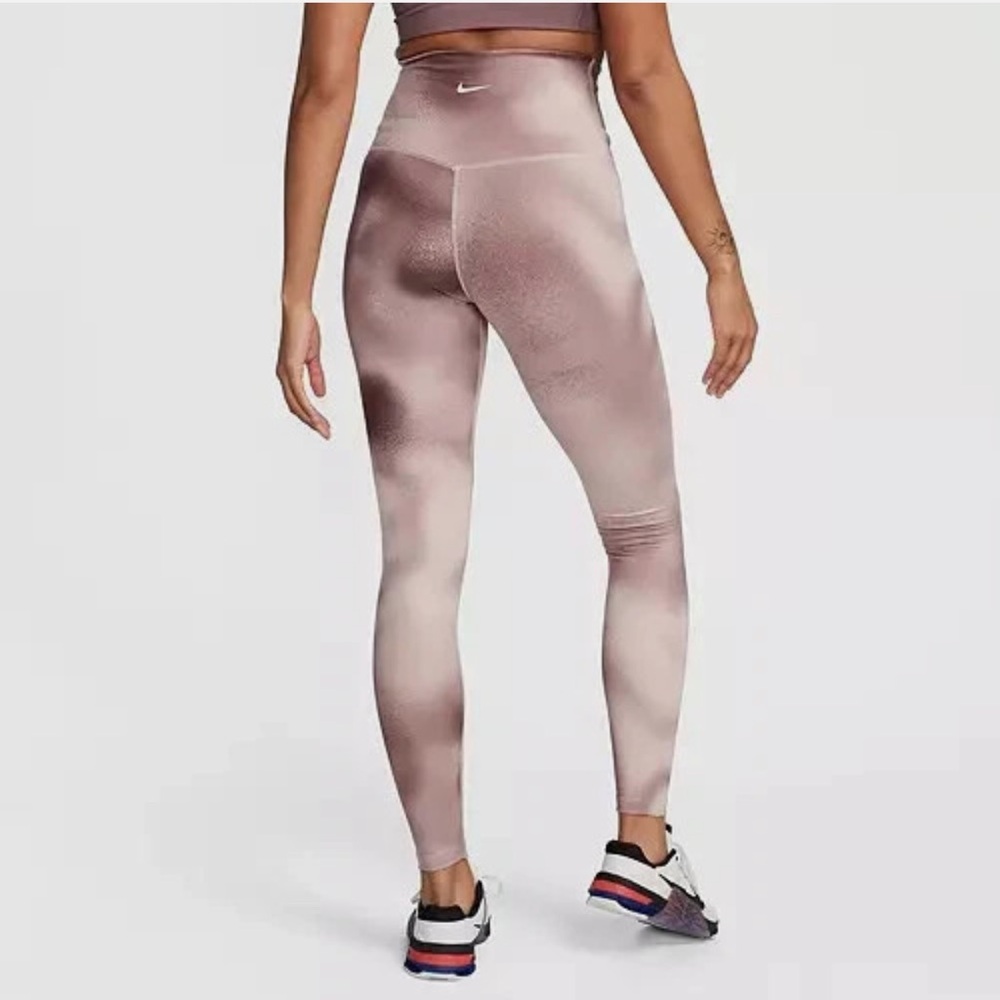 Nike Women's Brown Gradient Leggings